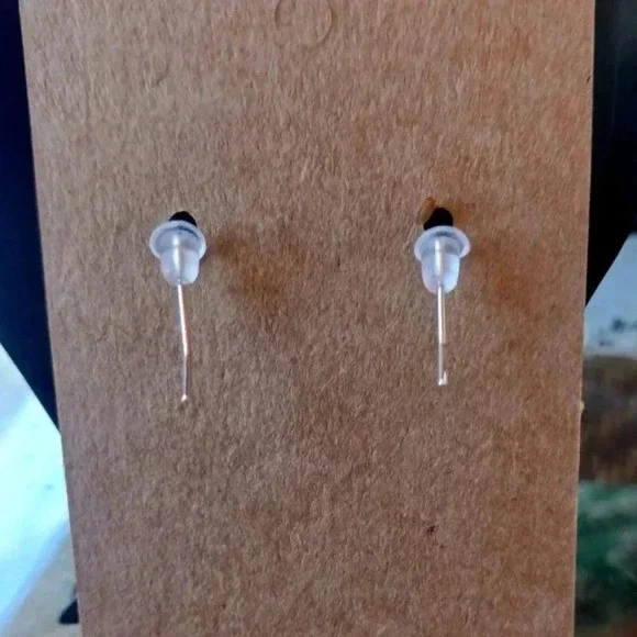 Set of really cool skulls earrings NWT...925 silver - Picture 2 of 2